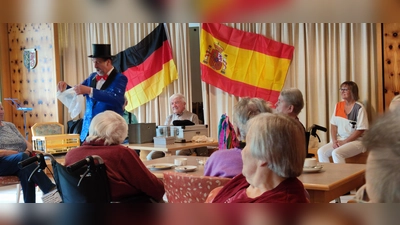 Zauberer Franz sorgte mit seinen Tricks für Unterhaltung beim Sommerfest. (Bild: Kathrin Dietz/exb)