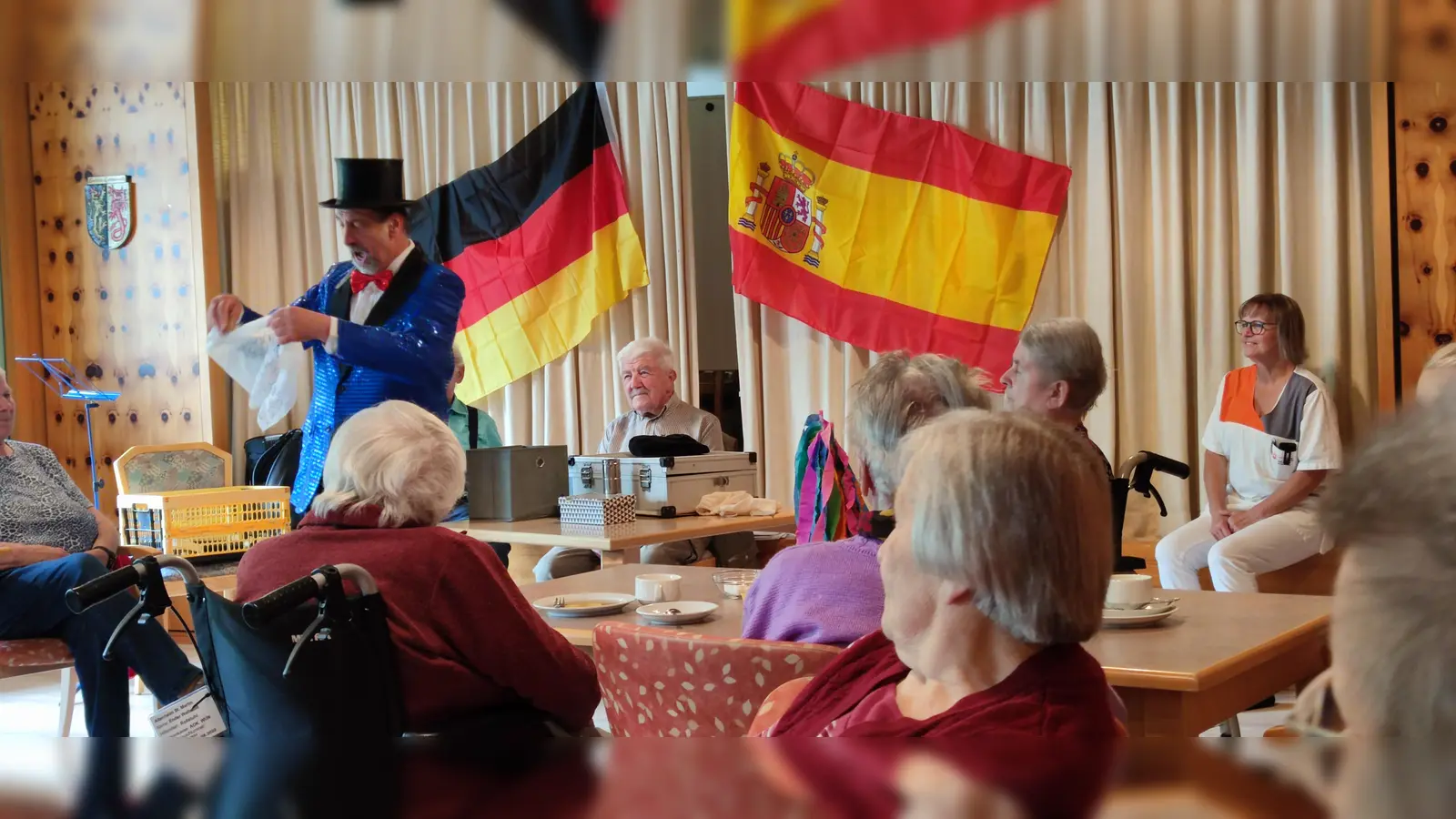 Zauberer Franz sorgte mit seinen Tricks für Unterhaltung beim Sommerfest. (Bild: Kathrin Dietz/exb)