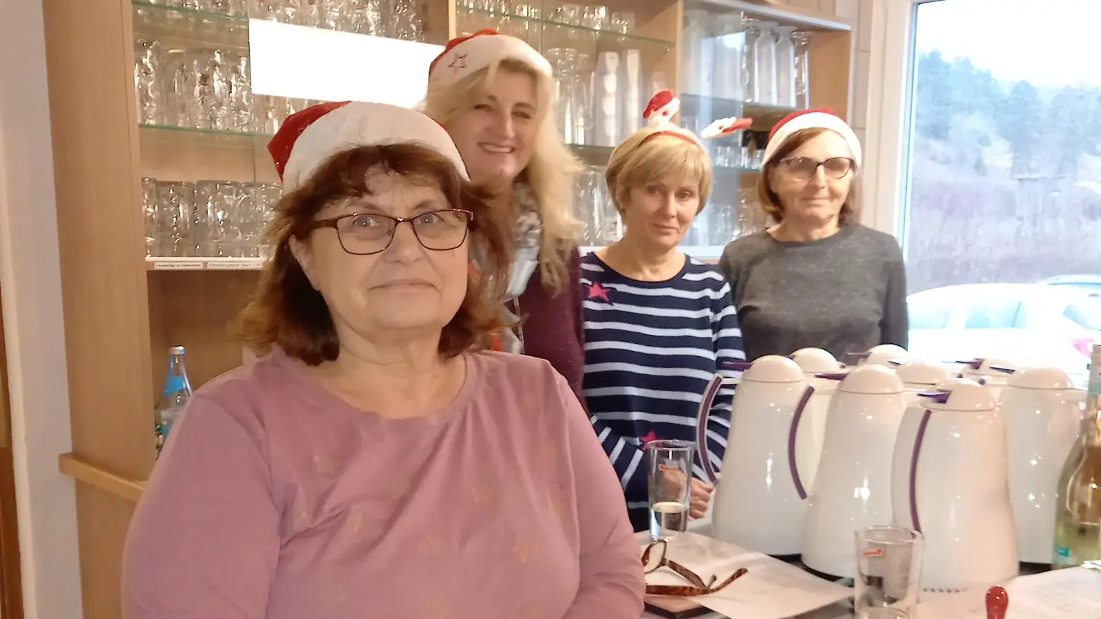 Das Team sind (von links) Klaudia Niessl, Claudia Hollweck, Resi Weber, Marga Espach und Stilla Gradl (nicht im Bild). (Bild: Stilla Gradl)