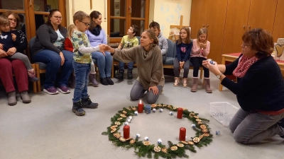 Kinderkirche feiert ersten Advent.  (Bild: Christina Schaller)