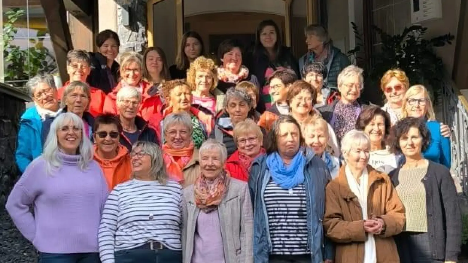 Die Teilnehmerinnen bei der Jubiläumsfahrt in die Wildschönau. (Bild: Christine Röckl)