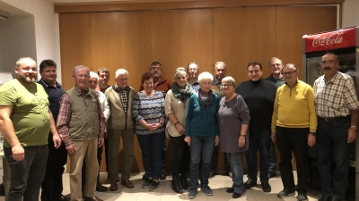 Das Ergebnis der Neuwahlen: Detlef König (Vorsitzender), Reinhard Werner (Stellvertreter), Wolfgang Engl (Kassier), Gerlinde König (Schriftführerin und Internet- sowie Pressewart), Paul Zetzlmann (Wanderwart), Detlef König und Reinhard Werner (Wege- und Markierungswart), Heinz Spachtholz (Vogelwart), Michael Balk (Naturschutzbeauftragter), Franz Kaas und Karola Lang (Kassenprüfer). Ausschussmitglieder: Karola Lang, Diana Stephan, Rigobert Hösl, Tobias Kirner, Manfred Schneider. (Bild: Gerlinde König)