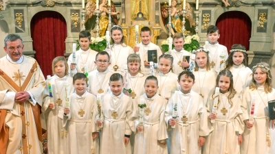 Ihre Erstkommunion feiern 17 Kinder in der Kirche St. Georg in Hausen. (Bild: Siegfried Niebler/exb)