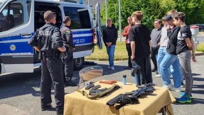 Tschechisch-Talentschüler der Realschule im Stiftland besuchten die Bundespolizei in Schwandorf  (Bild: Dana Fialova)