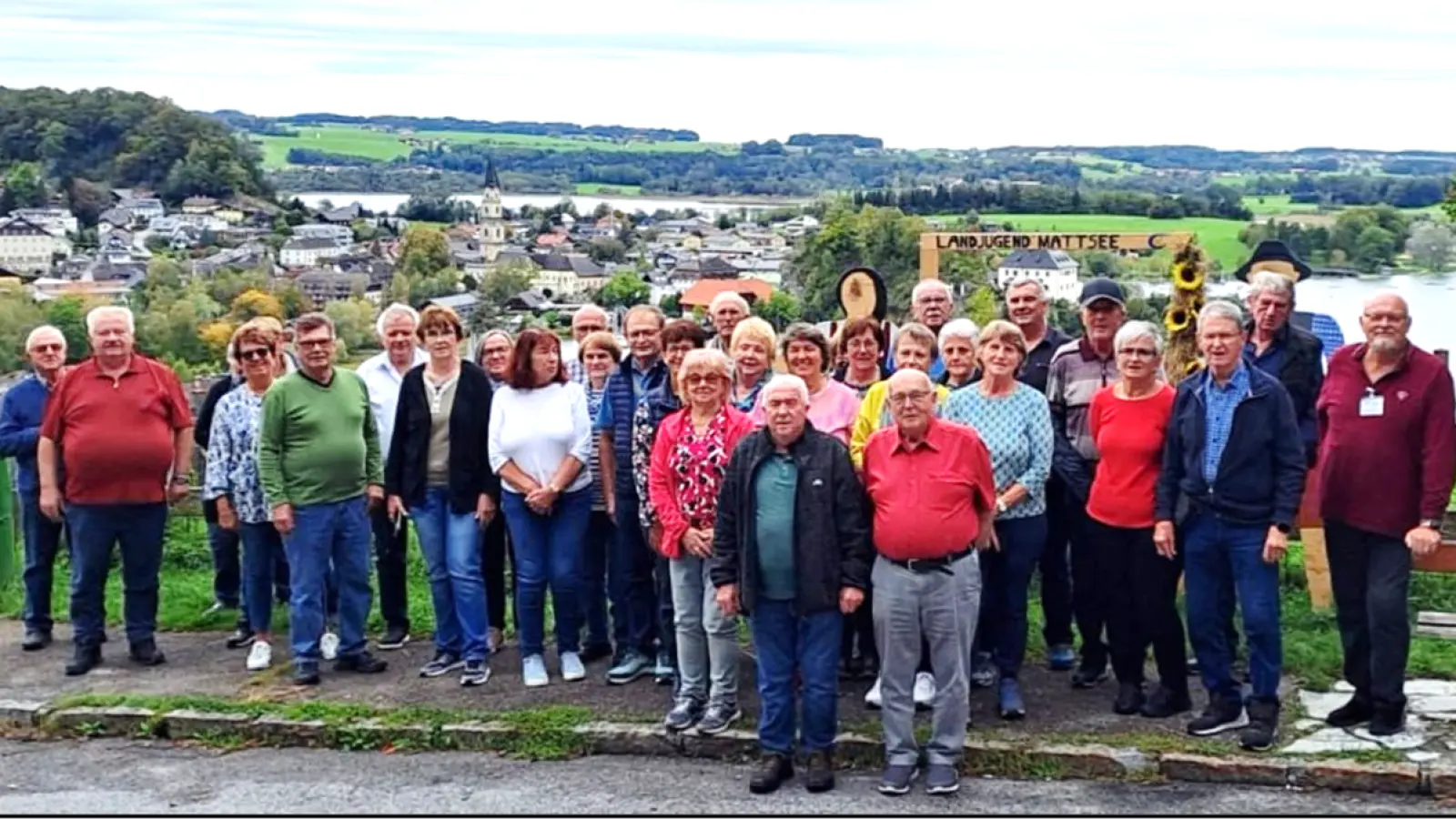 Gruppenfoto der Reisenden des VdK Sozialverband OV Neustadt /WN am Mattsee im Salzburger Seenland (Bild: Dieter Hannes)