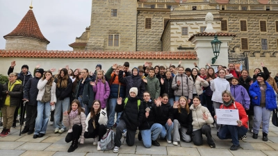 Schülerinnen und Schüler der Naabtal-Realschule Nabburg in der tschechischen Partnerstadt Horšovský Týn (Bild: Elisabeth Schneider)