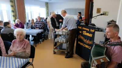 Fröhlich gestimmt waren die Bewohner im Seniorenheim „Am Reiserwinkel” beim diesjährigen Oktoberfest. (Bild: Fred Lehner)