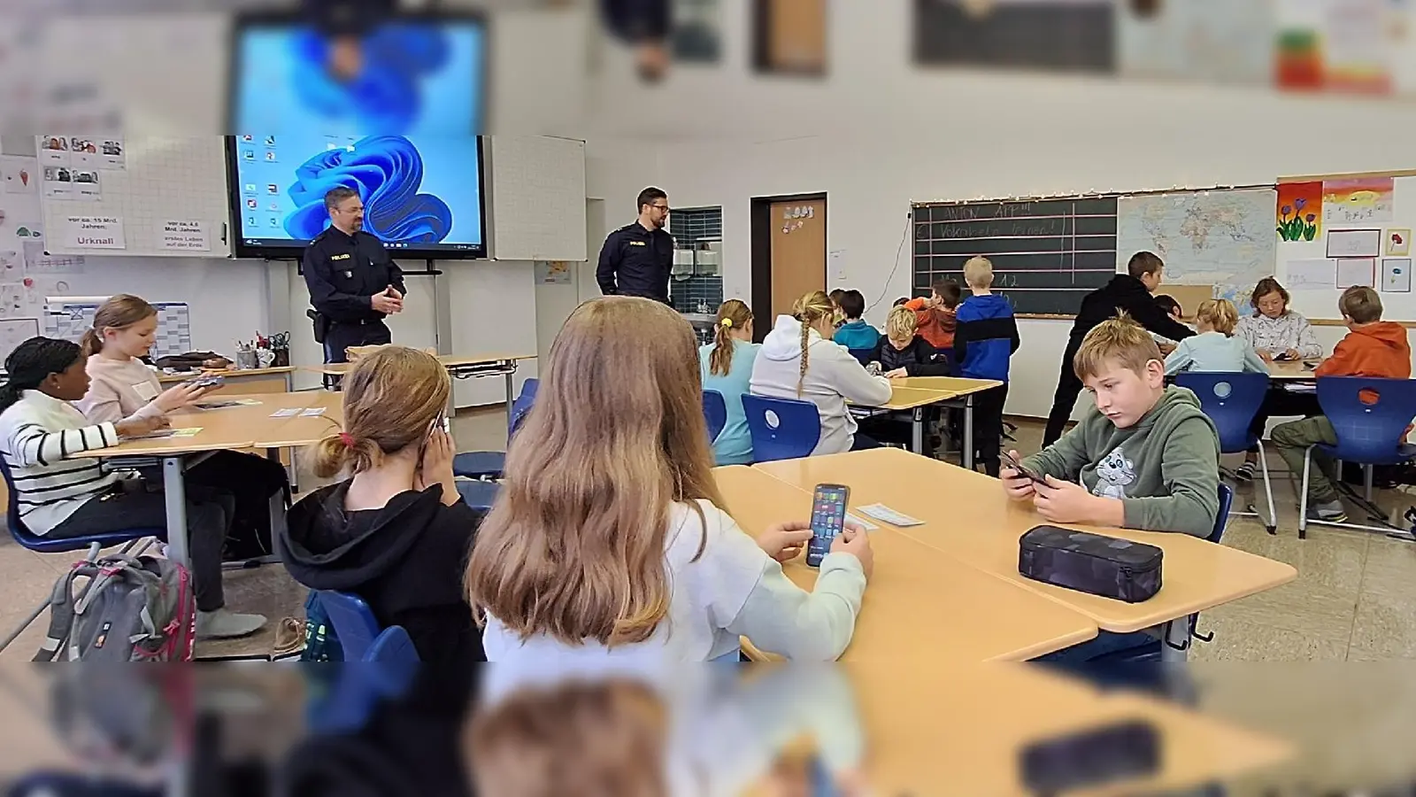 Eine Schulung im Umgang mit modernen Medien stand auf dem Stundenplan der Mittelschule Erbendorf. (Bild: Kristina Grünauer/exb)