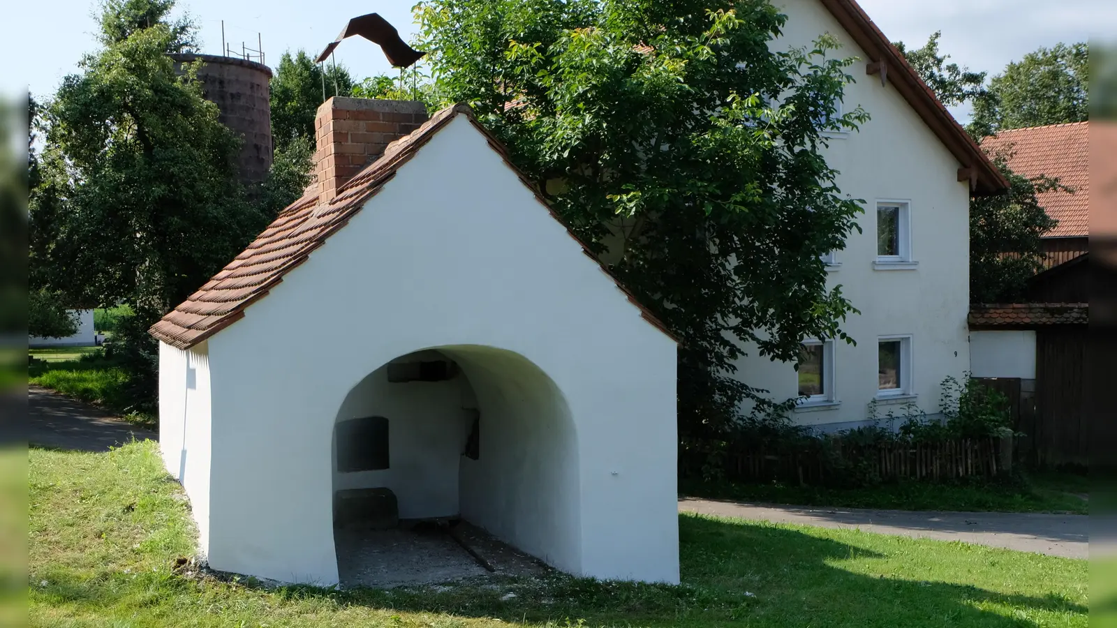 Der sanierte Backofen in Schönbrunn könnte im nächsten Jahr im Mittelpunkt eines Treffens des Waldvereins in Zusammenarbeit mit den Bewohnern stehen.  (Bild: Fred Lehner)