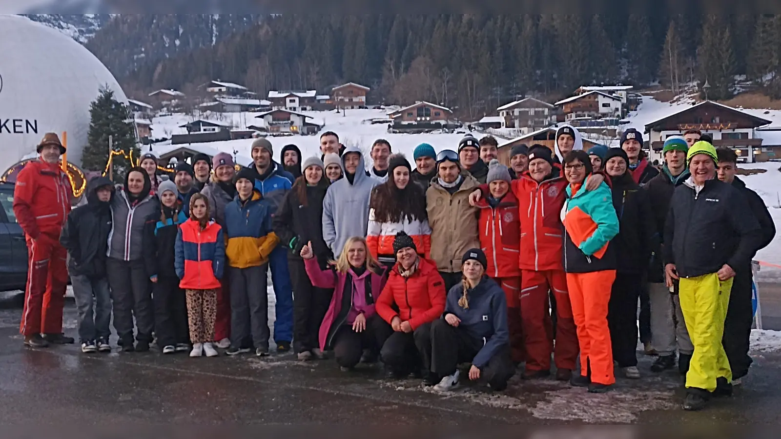 Gut gestärkt und erfüllt von unvergesslichen Erlebnissen traten die Skifahrer schließlich die Heimreise an. (Bild: Rudi Pösl)