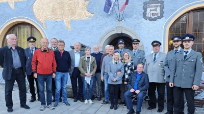 Die Vorstandschaft mit den geehrten Mitgliedern (Bild: Marcel Meier)
