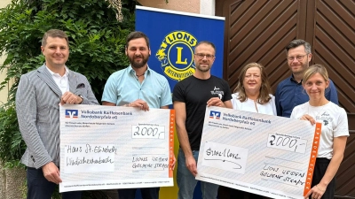 Präsident Christopf Müller-Rauch, Peter Wasel (Jugendhilfehaus St. Elisabeth), Daniel Quandt, Andrea Schubert (Lions Hilfswerk), Christopf Skutella, Stefanie Quandt (share1love).  (Bild: Hubert Schober)