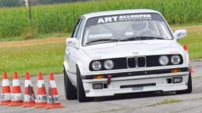 Doppelsieg im BMW für Florian und Hans Fachten in der Gruppe F (Bild: Hans Walter)