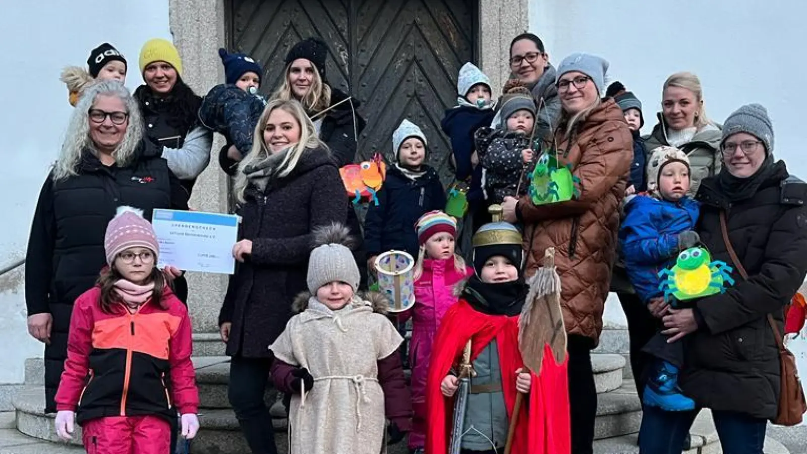 Einen Martinsumzug mit Spendenübergabe organisierte die Krabbelgruppe in Leonberg. (Bild: Krabbelgruppe Leonberg/exb)