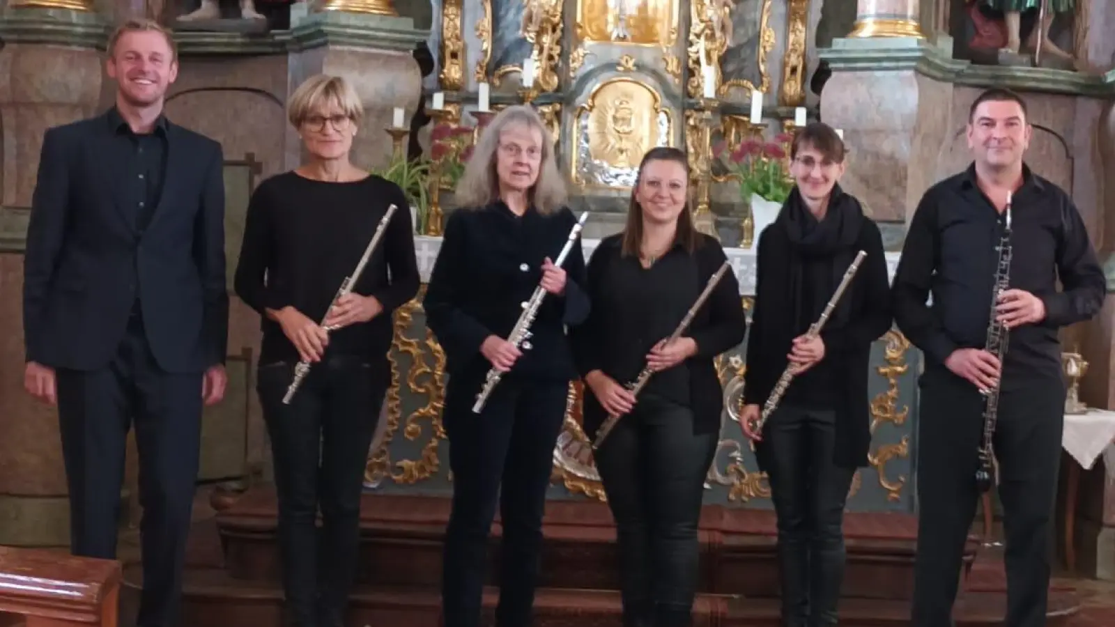 Von links: Christoph Pöllmann (Orgel), Elke Linkel (Flöte), Viola Schweinfurter (Flöte), Janina Leinhäupl (Flöte), Julia Schubert (Flöte), Markus Krisch (Englischhorn und Oboe). (Bild: Christoph Pöllmann)