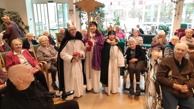 Sternsinger zu Besuch im Seniorenheim in der Friedlandstraße. (Bild: Toni Rauch)