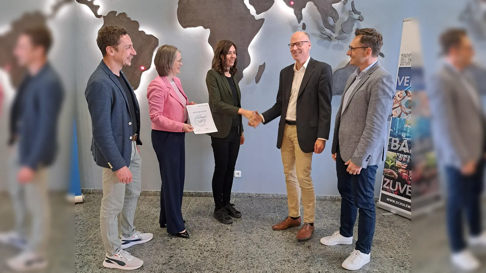 Übergabe der Ernennungsurkunde (Bild: Philipp Lippert)