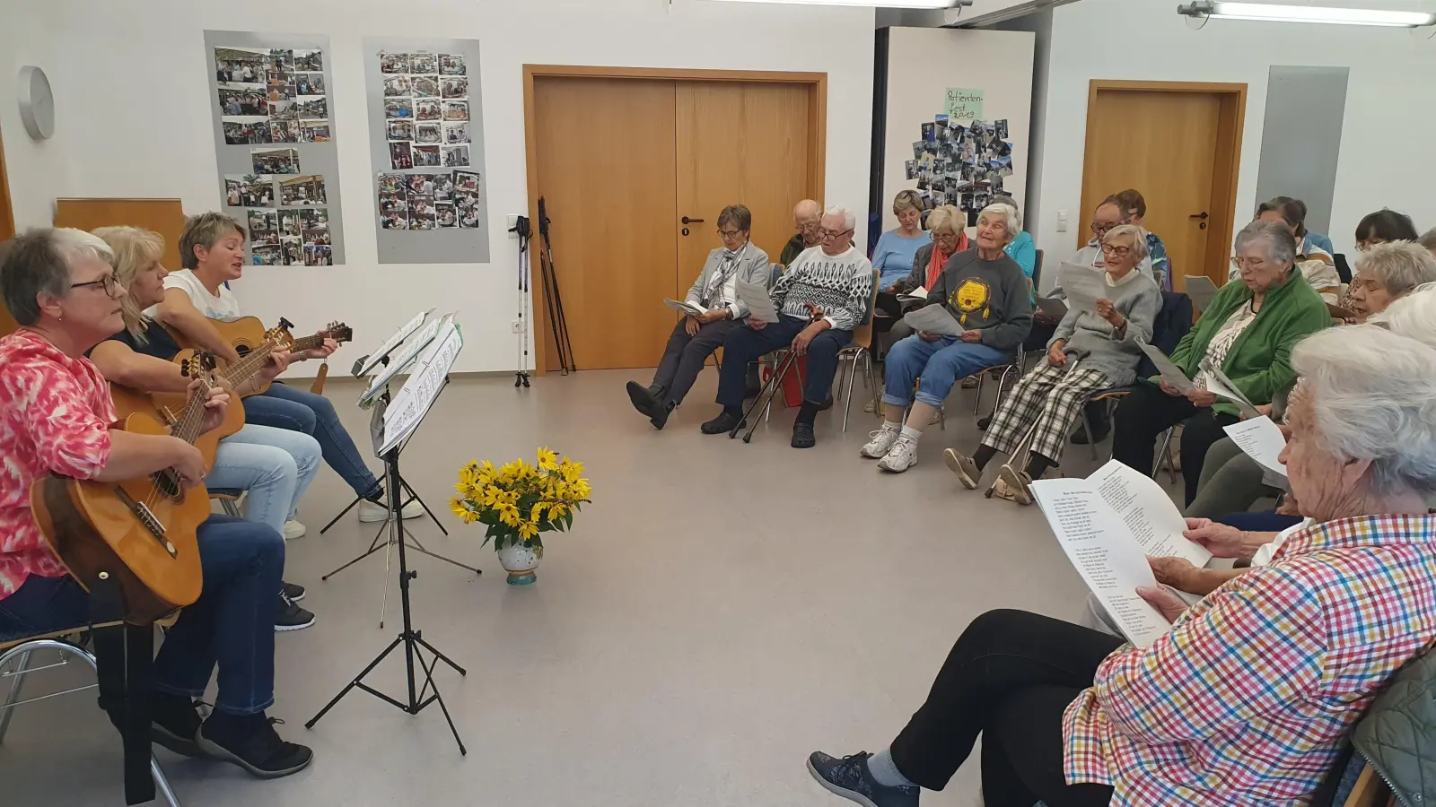 Offenes Singen, bei dem über 40 Teilnehmer waren. (Bild: Regina Pilhofer)