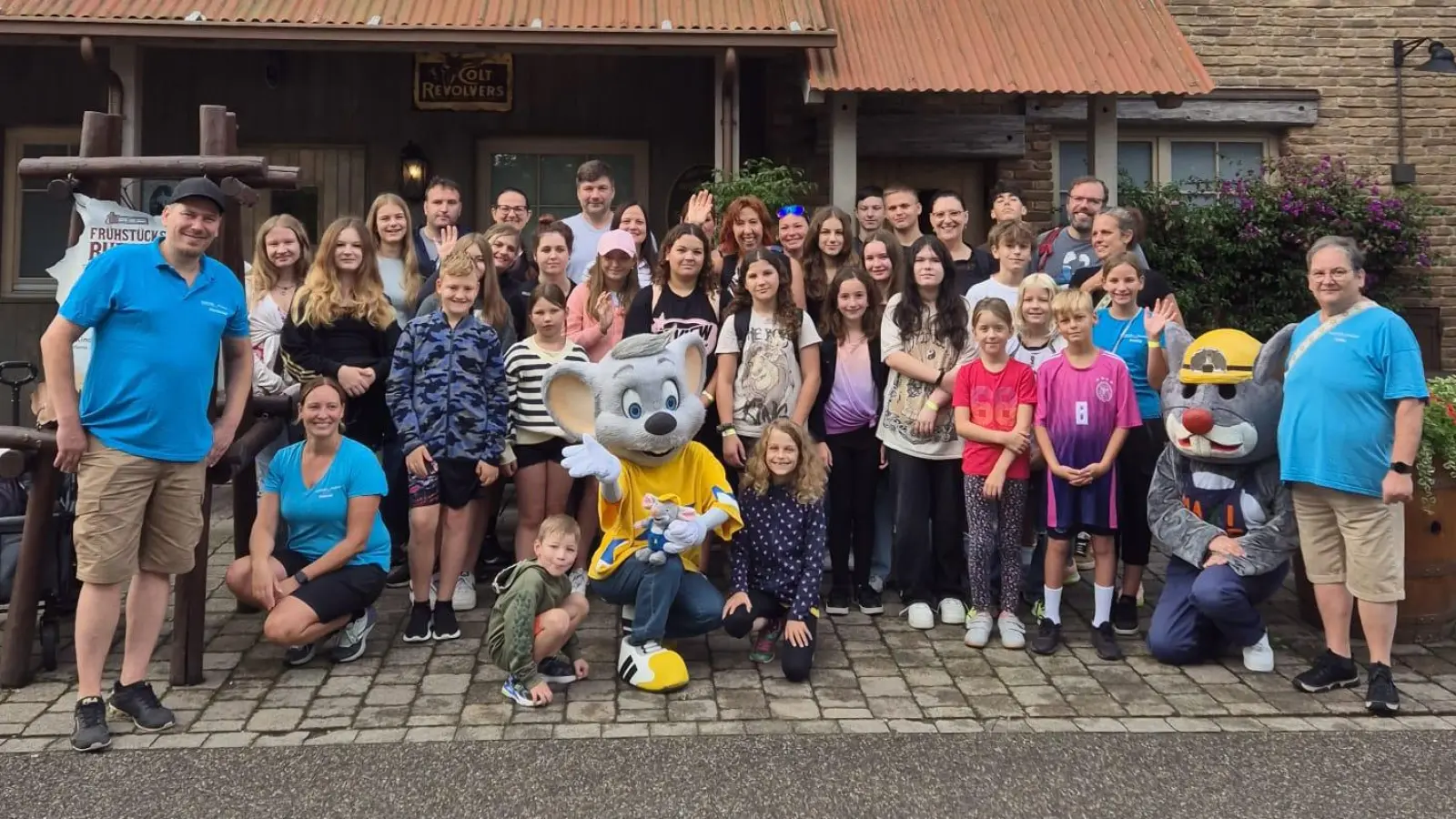 Eine Gruppe von über 60 Teilnehmern war bei der 2-Tagsfahrt in den Rulantica Wasserpark und den Europa-Park Rust dabei. (Bild: Yvonne Mutzbauer)