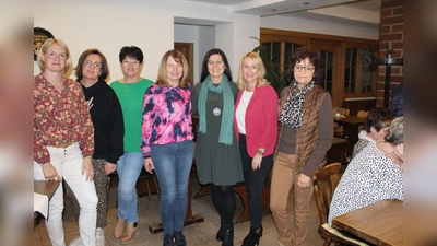 Der Vorstand des Obst- und Garbenbauvereins Schwend, von links: Jana Kontny, Heike Herbst (Kassier), Gabi Päßler, Petra Danhauer (Zweite Vorsitzende); Gerda Stollner, Sandra Weis, Anita Utz. (Bild: sis)