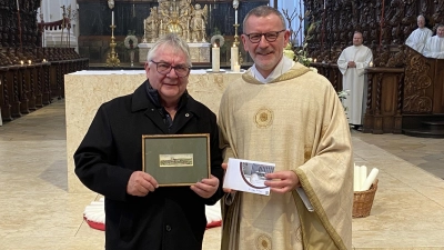 Dank an Dr. Wolfgang Fortelny für 30 Jahre Tätigkeit in der Kirchenverwaltung (Bild: Markus Scharnagl)