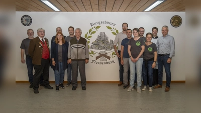 Das von Tanja Preisinger gemalte Vereinsemblem ist Blickfang im renovierten Vereinsheim der Burgschützen Flpossenbürg. (Bild: Matthias Frischholz/exb)