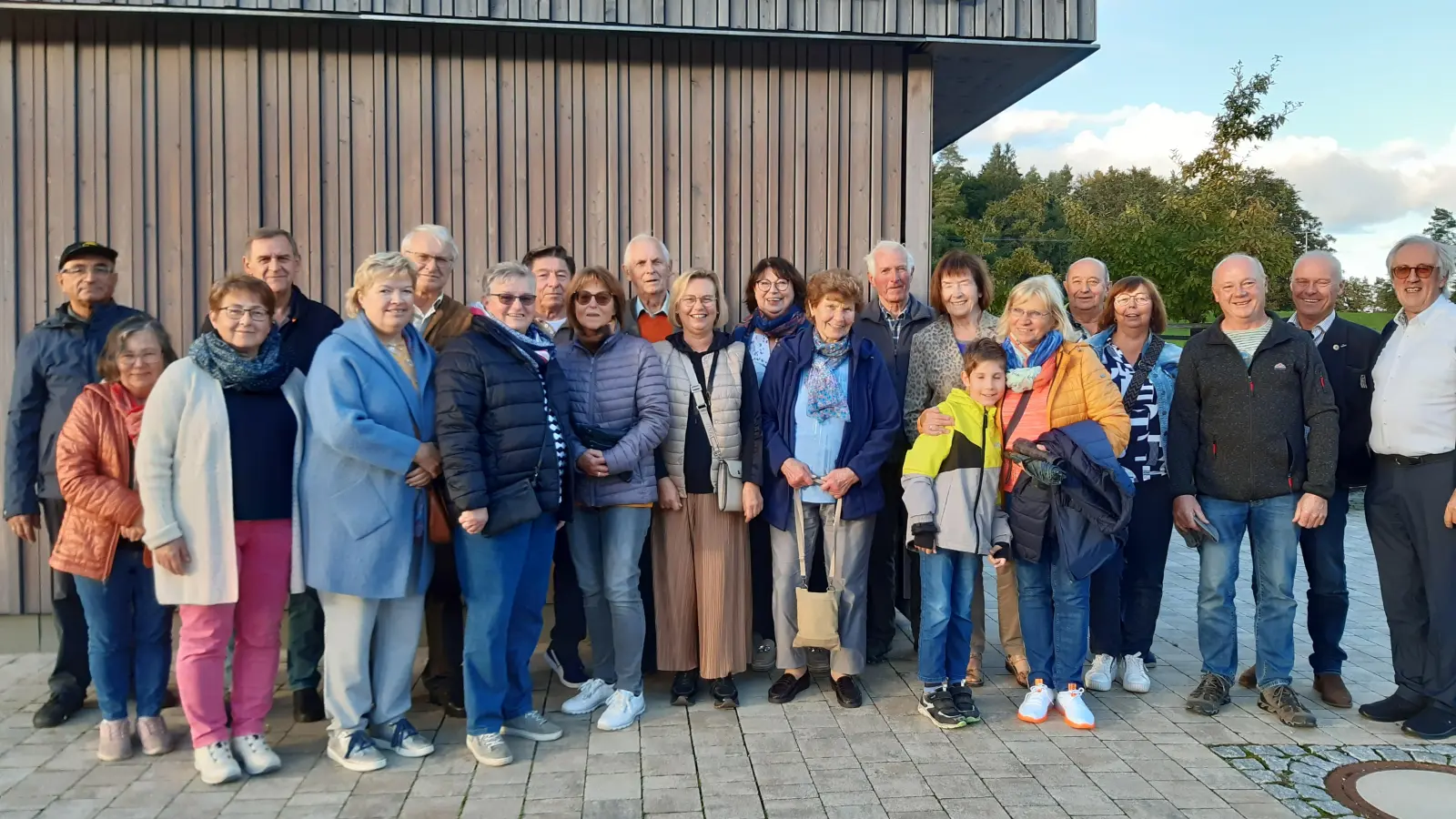 Mitglieder des Obst- und Gartenbauvereins Ammersricht besuchten das Planetarium in Ursensollen.<br> (Bild: Cornelia Schanderl)