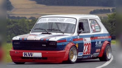 Jürgen Heßberger mit seinem Fiat 127 Sport (Bild: Stephan Schmalzreich)