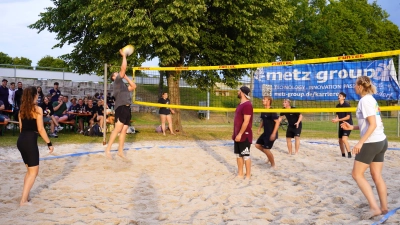 Die „Gruppe” (vorne) und „Ensdorf” lieferten sich ein hochspannendes Finale (Bild: Lothar Trager)