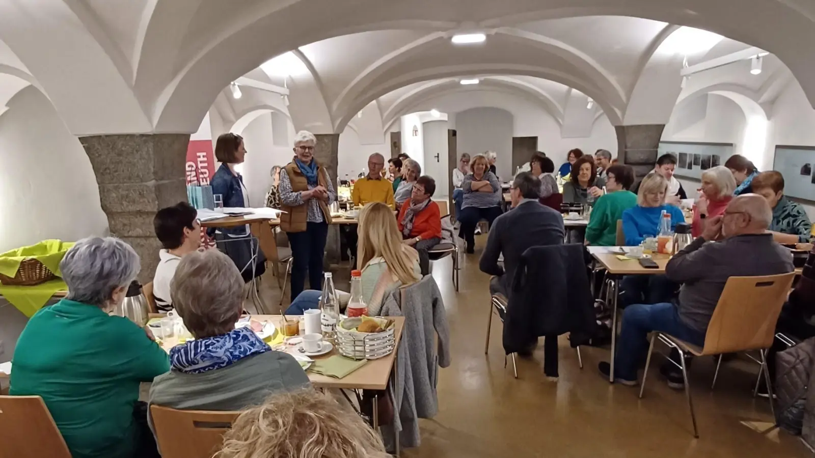 Großes Interesse fand ein Frühstück der Frauen-Union im Gewölbesaal des Schafferhofs. (Bild: Inge Härtl/exb)