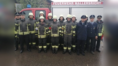 Aktive der Feuerwehr Mallersricht haben erfolgreich die Prüfung für das Leistungsabzeichen „Die Gruppe im Hilfeleistungseinsatz Variante 2“ absolviert. (Bild: Martin Beutner/exb)