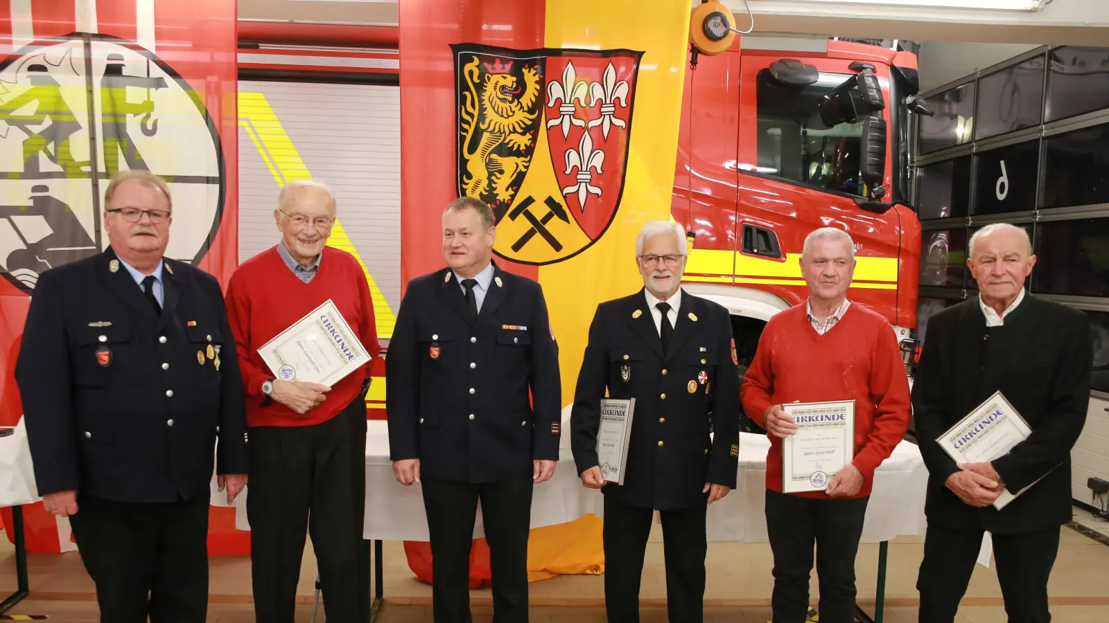 Die langjährigen Mitglieder der Feuerwehr Rosenberg. (Bild: Florian Schlegel)