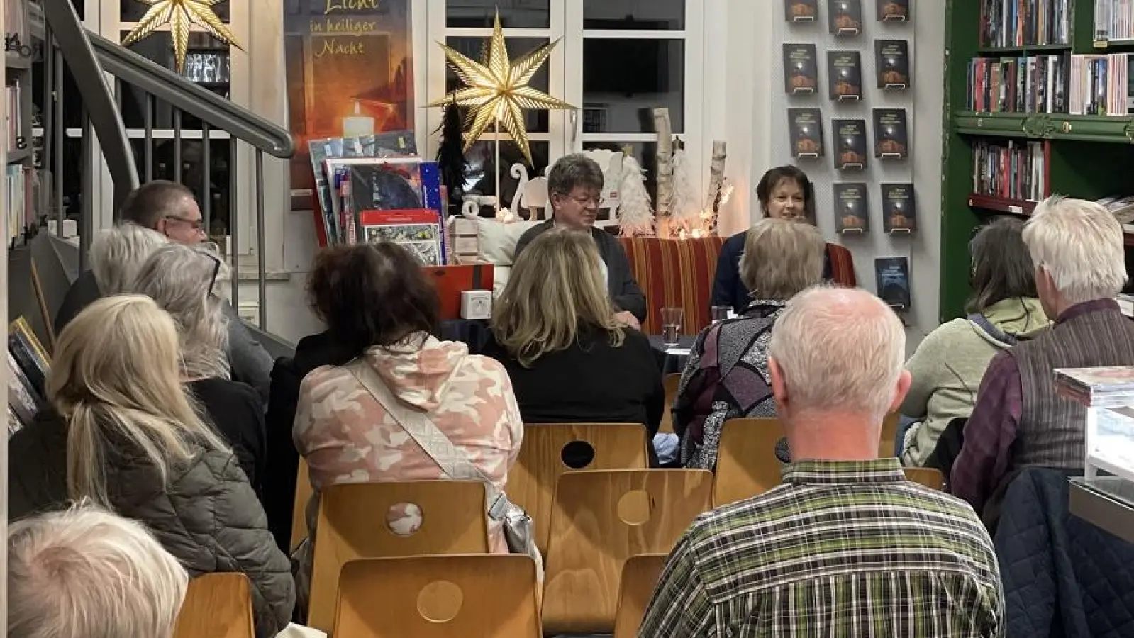 Autorenlesung mit Julia Kathrin Knoll und Rolf Stemmle in der Buchhandlung St. Peter in Tirschenreuth (Bild: Margot Konz)