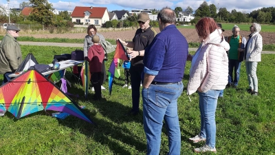 Familie Eckert hatte verschiedene Lenkdrachen mitgebracht. (Bild: Doris Lukas/exb)