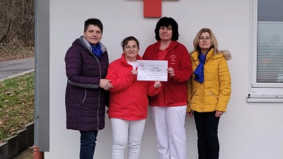 Vorweihnachtliche Bescherung bei der BRK-Hauskrankenpflege in Neustadt am Kulm. (Bild: Anni Priebe)