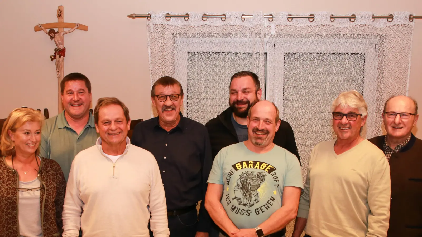 Die Kirwagemeinschaft Kümmersbruck wählt einen neuen Vorstand (von links): Claudia Streber, Jörg Gaßner, Peter Karzmarczyk, Erwin Gassner, Stephan Horst, Michael Laßen, Vorsitzender Dieter Streber und Dritter Bürgermeister Hubert Blödt. (Bild: egl)