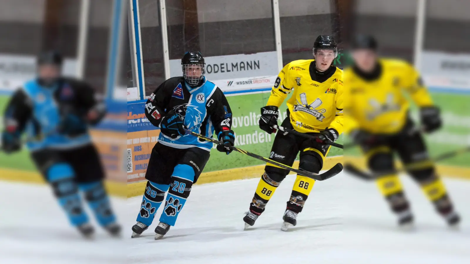 Geburtstagskind Marcus Koller und Spielerin Blume (Bild: Ernst Hofmann)