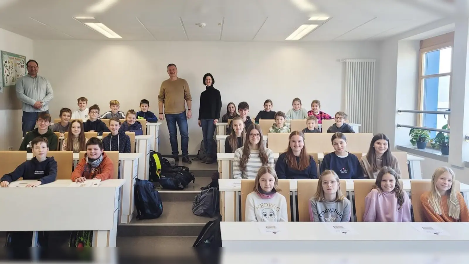 Am Johann-Andreas-Schmeller-Gymnasium Nabburg nahmen 26 neugierige Jungforscherinnen und -forscher aus den Jahrgangsstufen 5 bis 10 teil. (Bild: Andreas Fröhlich)