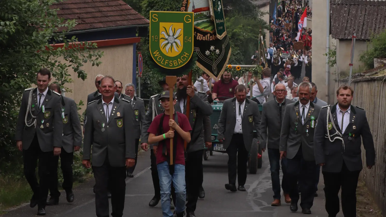 In der Jahreshauptversammlung erinnerte Erster Schützenmeister Heiner Graf an das beeindruckende und rauschende Jubiläumswochenende zu „70 Jahre SG Edelweiß Wolfsbach” im Juni. (Bild: Michael Rabenhofer)