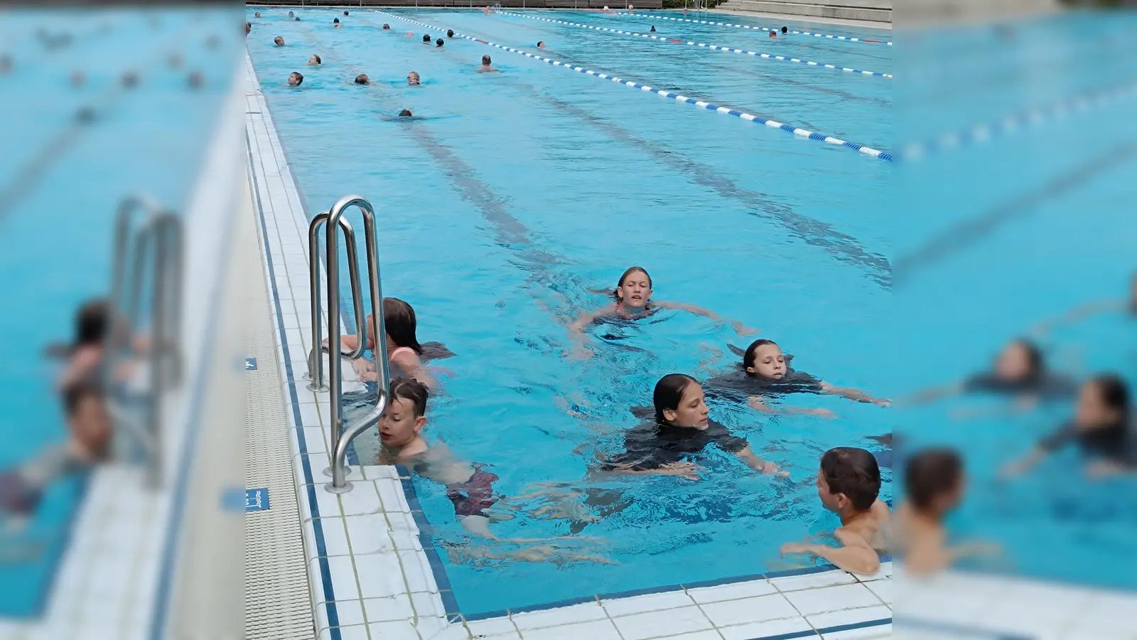 Schüler beim Schwimmen (Bild: Thomas Eckl)