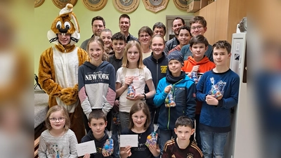 Beim traditionellen Osterschießen der Eichelbachschützen Weihern-Stein konnte der Osterhase viele Geld.-und Sachpreise an die Gewinner verteilen.  (Bild: Hans Schlosser)