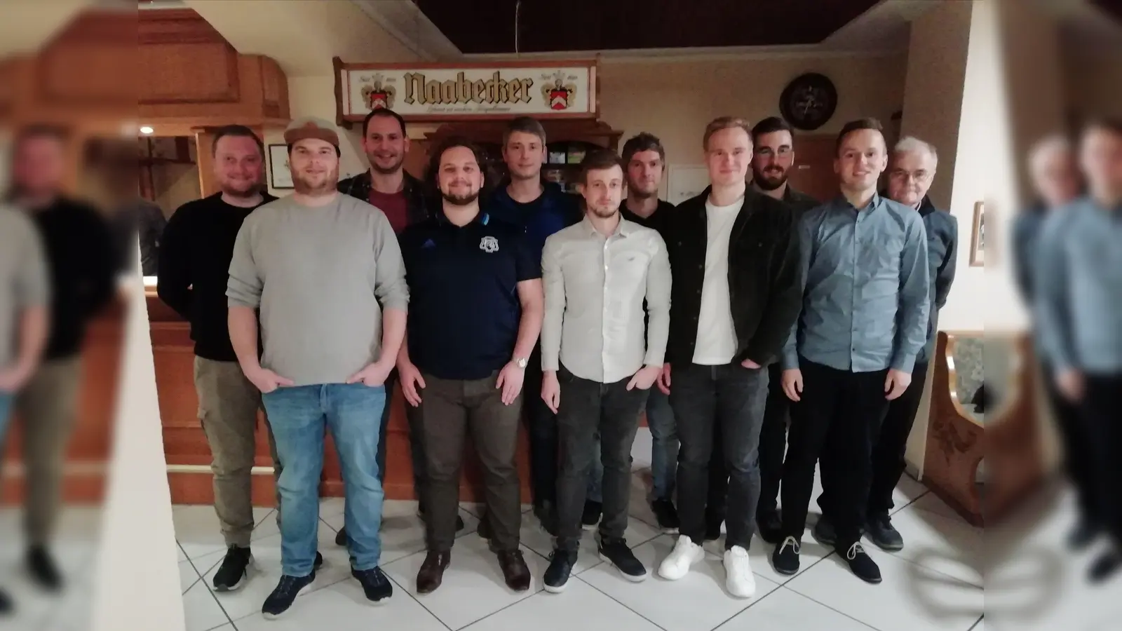 Neuwahlen stehen beim 1. FC Schmidgaden auf der Tagesordnung. Das Bild zeigt (von links) Christian Meier, Florian Leitermann, Alexander Schmidl, Elias Hien, Thomas Zinger, Alexander Spindler, Manuel Polleti, Simon Böhm, Lukas Prem, Martin Bauer und Josef Schimmer.<br><br> (Bild: Martin Bauer/exb)