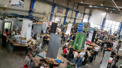 Rund 400 Teilnehmern informierten sich am Berufs-Erlebnis-Tag zu verschiedenen Karrieremöglichkeiten im Landkreis Schwandorf. (Bild: Ines Bucher)