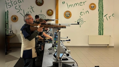 Osterschießen auf den neuen Schießständen (Bild: Dirk Vogel)