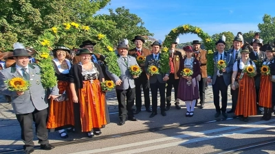Oberlinder Schützen mit beim Oktoberfestzug. (Bild: Renate Kellner)