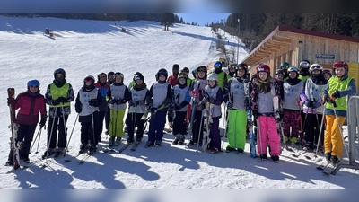 Erfolgreicher Wintersporttag der Mittelschule. (Bild: Alexander Köstler)