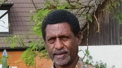 Pastor Krou Mogab aus dem Senior-Flierl-Pastorenseminar in Papua-Neuguinea kam zu Besuch ins Birgland. (Bild: Gerda Stollner/exb)