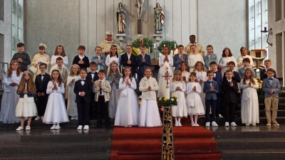 38 Kinder der Pfarreiengemeinschaft St. Elisabeth/Maria Waldrast feiern Erstkommunion. (Bild: Maria Bitterer/exb)