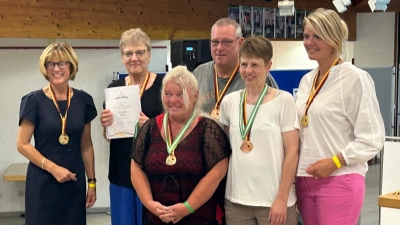 Von links: Bürgermeisterin Sonja Schemmann, Gisela Kindler, Anette Bachert, Helmut Böll, Andrea Böll, MdL. Christina Schulze Föcking. (Bild: Horst Schindler)