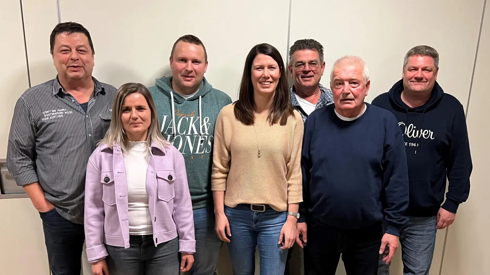 Achim Großmann Abteilungsleitung, Peter Prokisch, Dieter Zühlke, Sandra Wagner, Stefan Graf, Simone Ries, Andi Hanff (Gesamtvorstand TSV Stulln)-von rechts.  (Bild: Achim Großmann)